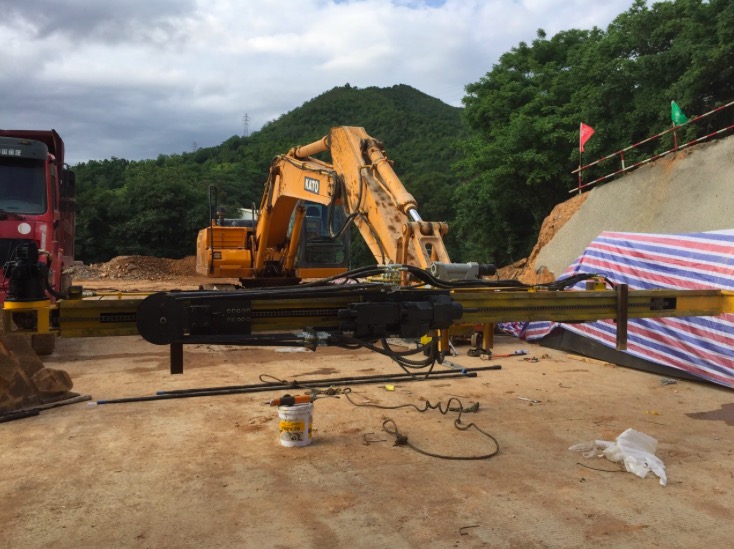 挖改隧道錨杆機