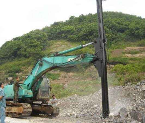 小型旋挖鑽機